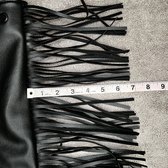 Victoria’s Secret Faux Pebbled Leather Fringe Bucket Cinch Backpack Purse Biker - Picture 14 of 15